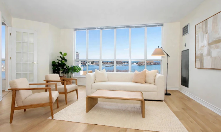 703-2285 Lake Shore Boulevard W