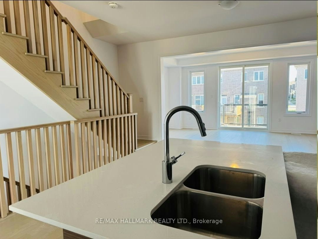3561 Post Road, Oakville, ON, L6H 8E1 - 3