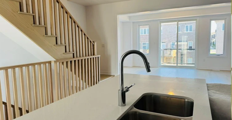 3561 Post Road, Oakville, ON, L6H 8E1 - 3