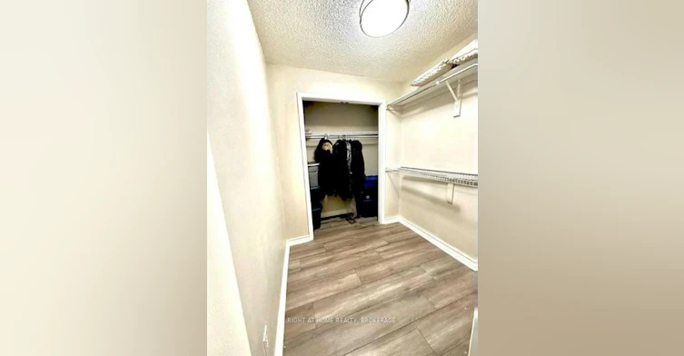 15 John Street, Milton, ON, L9T 1G2 - 9