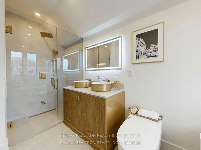 41 Algoma Street, Toronto, ON, M8Y 1C4 - 32