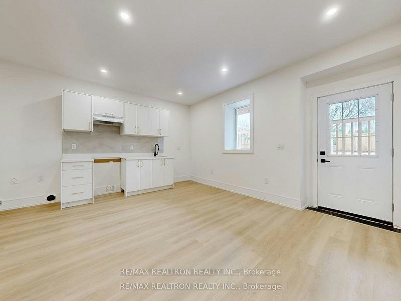 41 Algoma Street, Toronto, ON, M8Y 1C4 - 42
