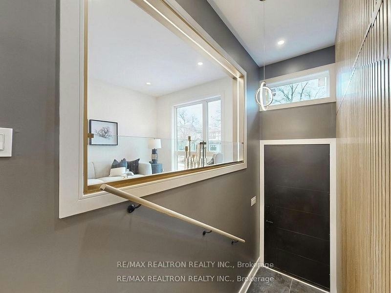 41 Algoma Street, Toronto, ON, M8Y 1C4 - 5