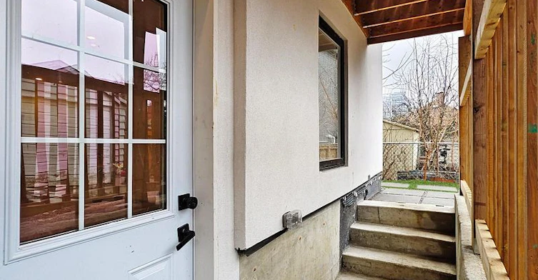 41 Algoma Street, Toronto, ON, M8Y 1C4 - 48