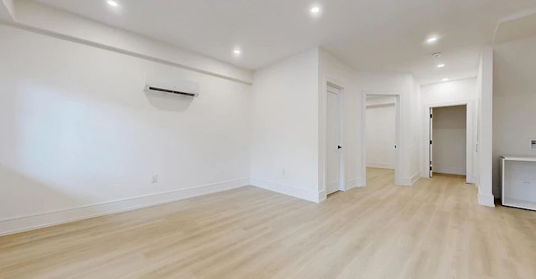 41 Algoma Street, Toronto, ON, M8Y 1C4 - 44