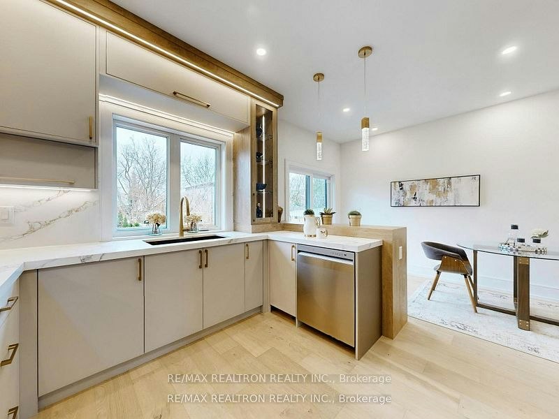 41 Algoma Street, Toronto, ON, M8Y 1C4 - 16