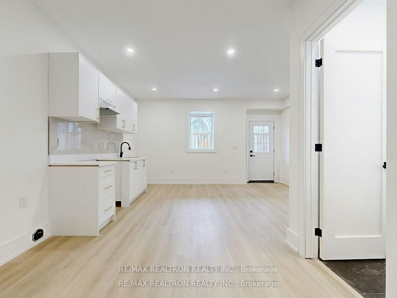 41 Algoma Street, Toronto, ON, M8Y 1C4 - 45