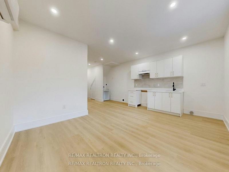 41 Algoma Street, Toronto, ON, M8Y 1C4 - 43