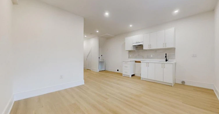 41 Algoma Street, Toronto, ON, M8Y 1C4 - 43