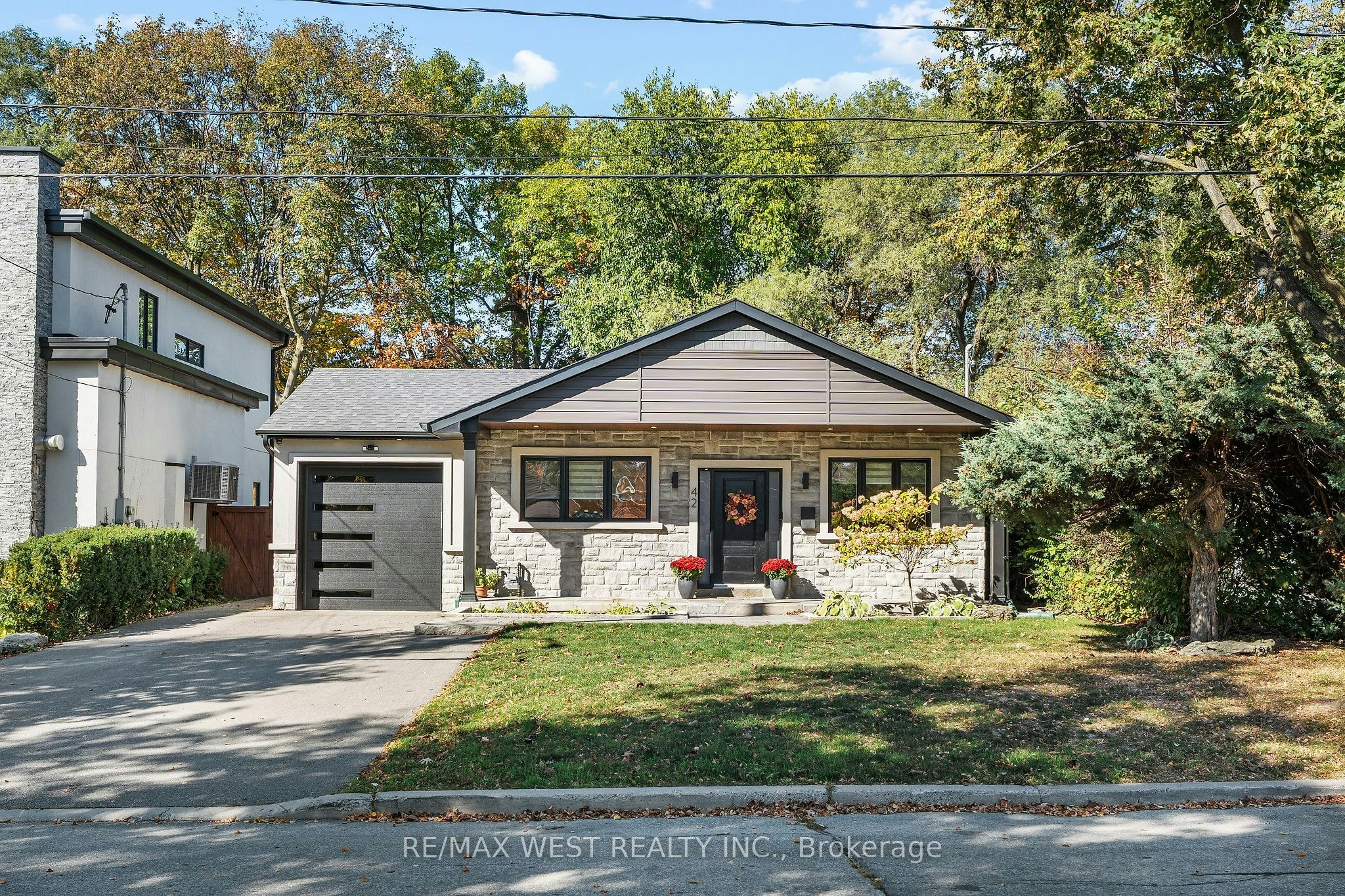 42 Woolton Crescent, Toronto, ON, M6M 4K9