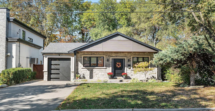 42 Woolton Crescent, Toronto, ON, M6M 4K9
