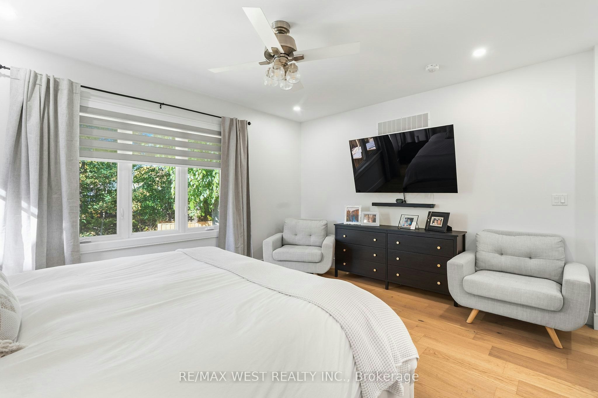 42 Woolton Crescent, Toronto, ON, M6M 4K9 - 24