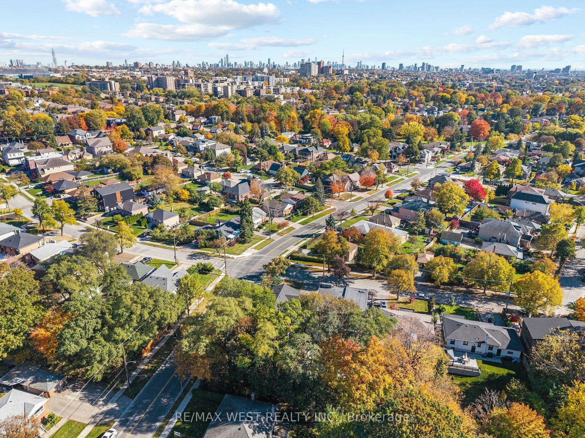 42 Woolton Crescent, Toronto, ON, M6M 4K9 - 36