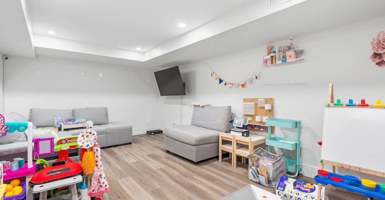 42 Woolton Crescent, Toronto, ON, M6M 4K9 - 29