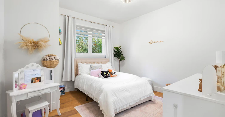 42 Woolton Crescent, Toronto, ON, M6M 4K9 - 18