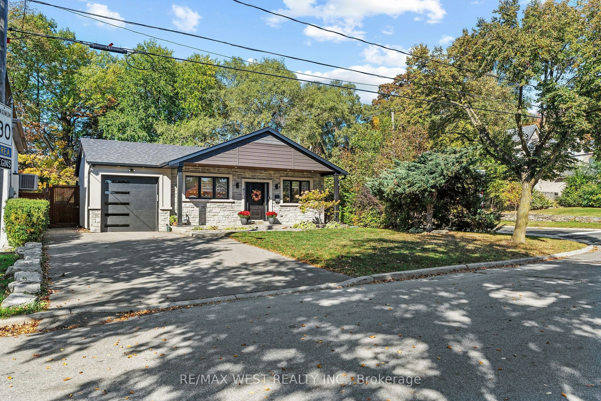 42 Woolton Crescent, Toronto, ON, M6M 4K9 - 39