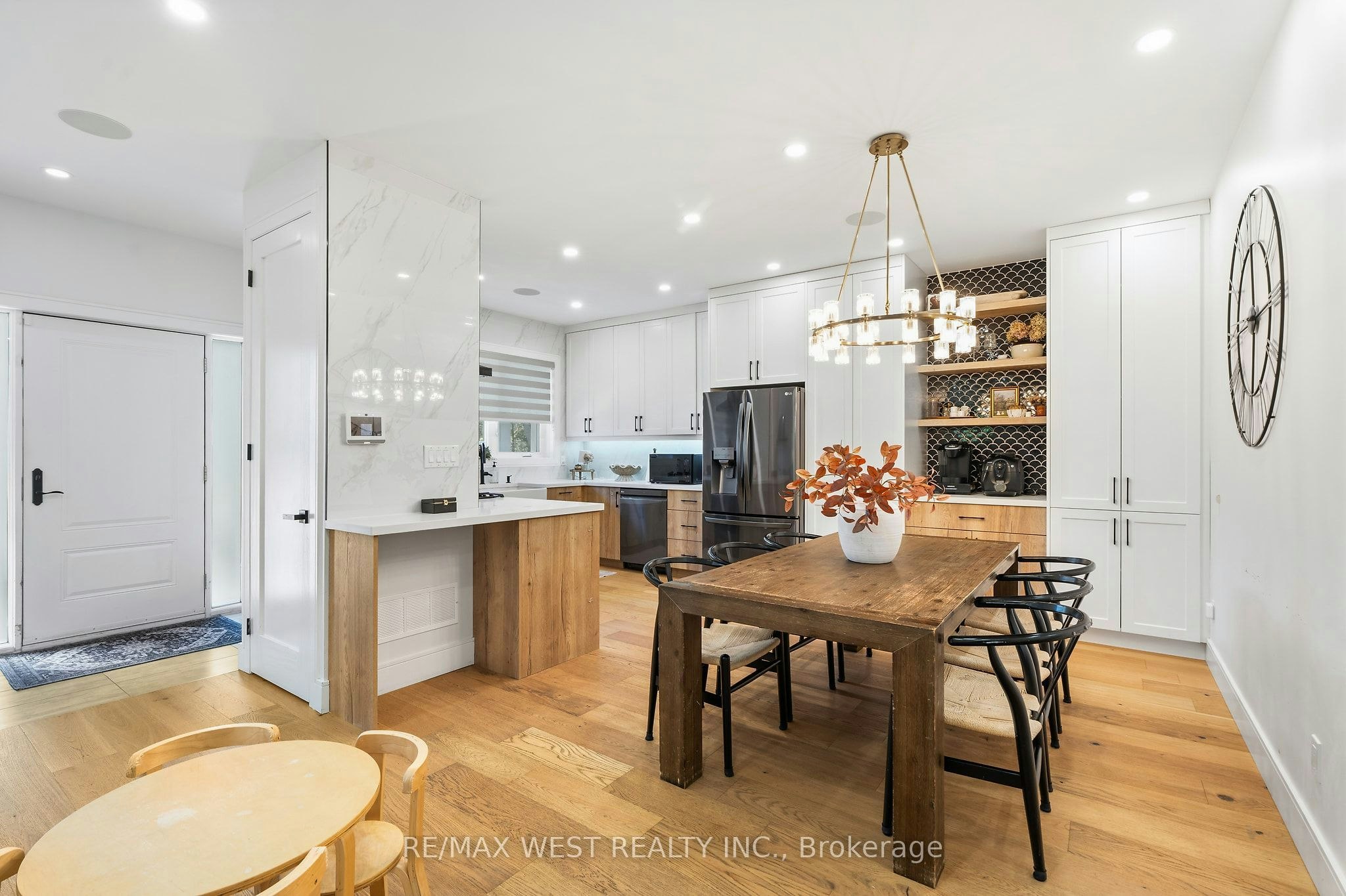 42 Woolton Crescent, Toronto, ON, M6M 4K9 - 9
