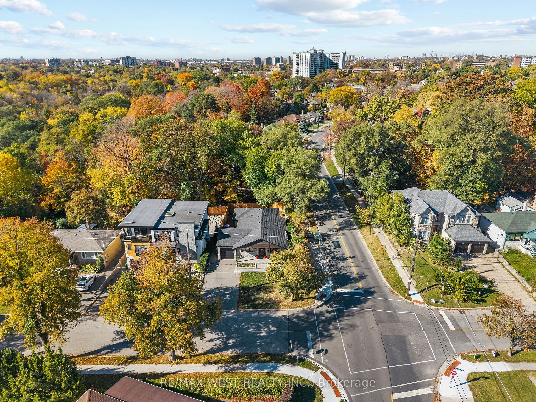 42 Woolton Crescent, Toronto, ON, M6M 4K9 - 35