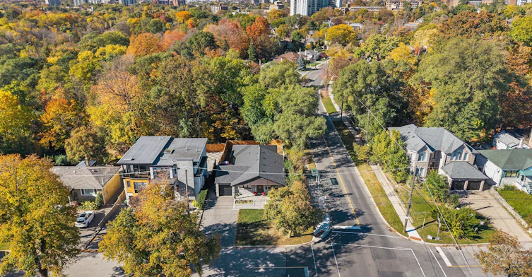 42 Woolton Crescent, Toronto, ON, M6M 4K9 - 35