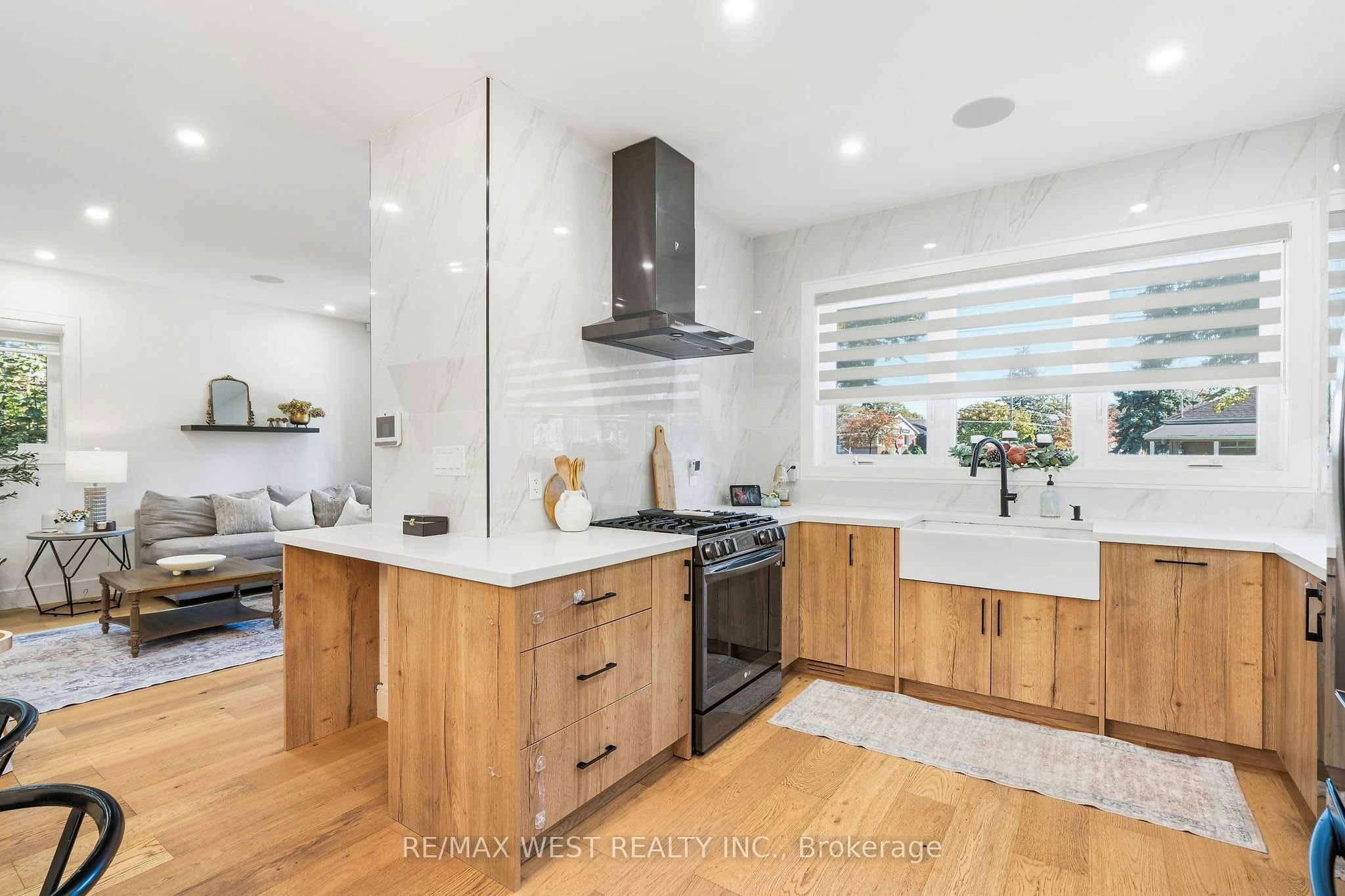 42 Woolton Crescent, Toronto, ON, M6M 4K9 - 13