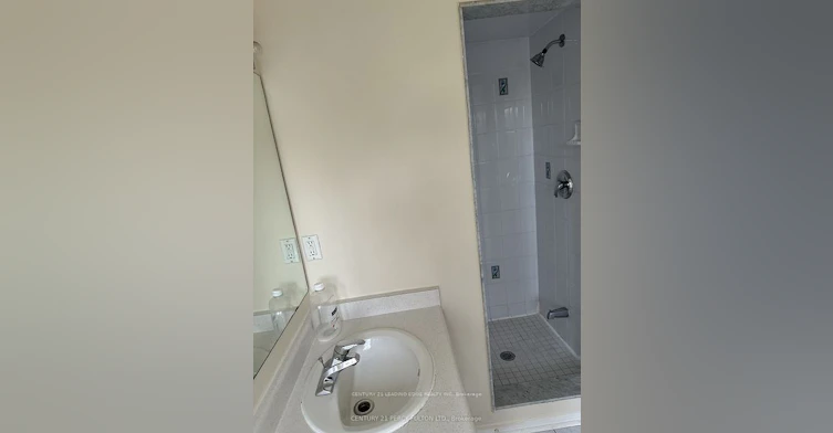 5960 Algarve Drive, Mississauga, ON, L5M 6Y7 - 3