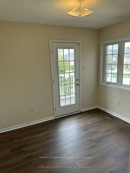 5960 Algarve Drive, Mississauga, ON, L5M 6Y7 - 9