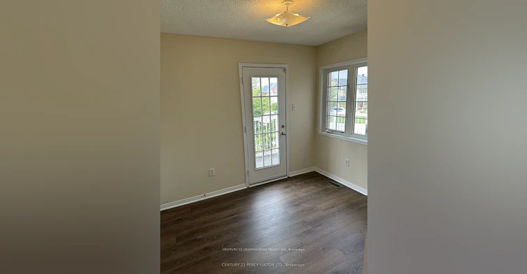 5960 Algarve Drive, Mississauga, ON, L5M 6Y7 - 9