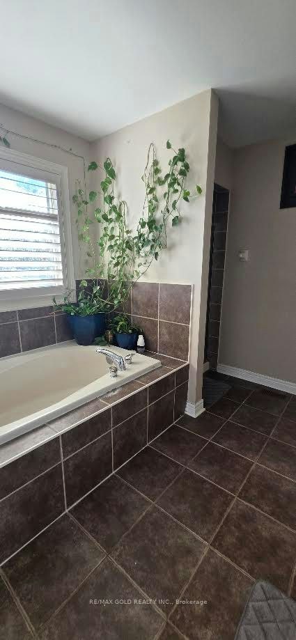 1202 Costigen Road, Milton, ON, L9T 6N8 - 10