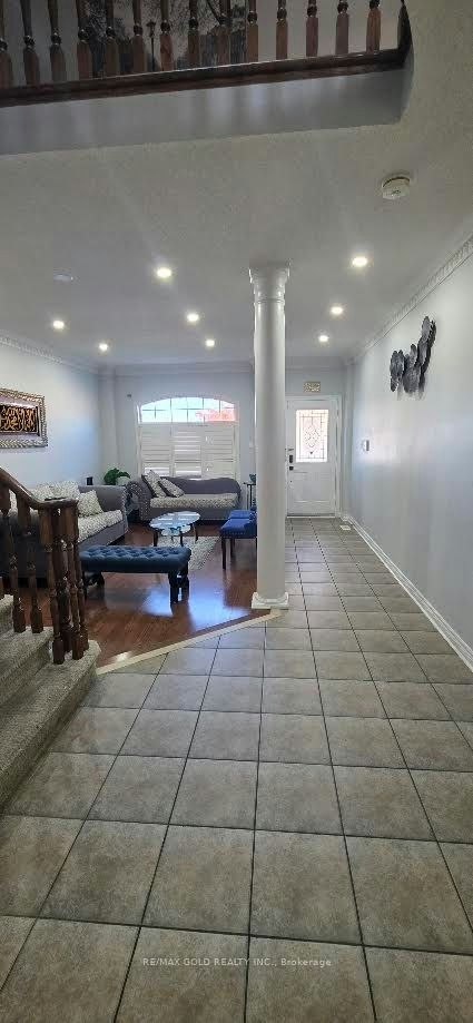 1202 Costigen Road, Milton, ON, L9T 6N8 - 2