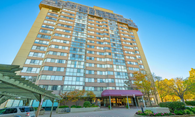 1104-880 Dundas Street W