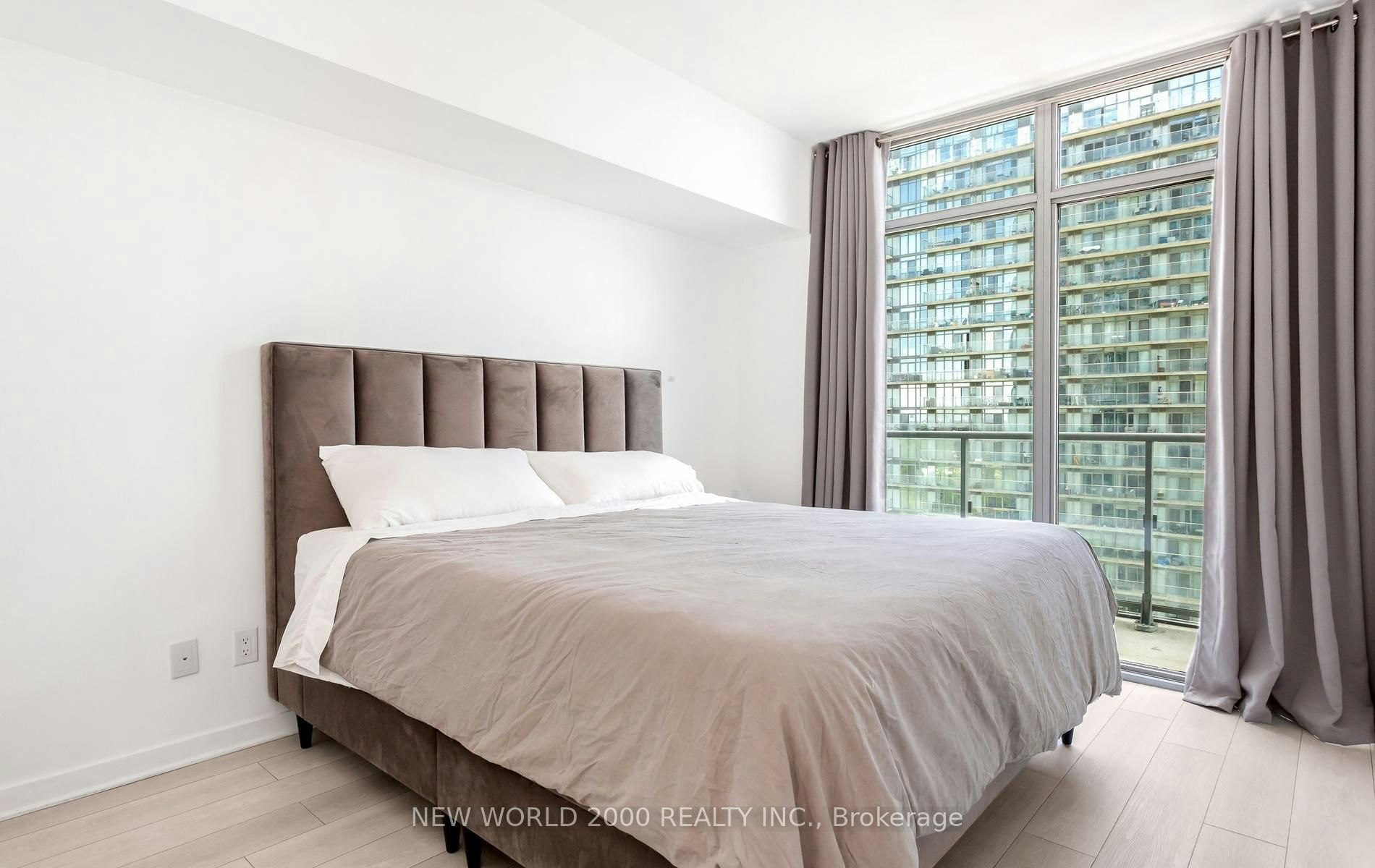 1902-105 The Queens Way, Toronto, ON, M6S 5B5 - 36