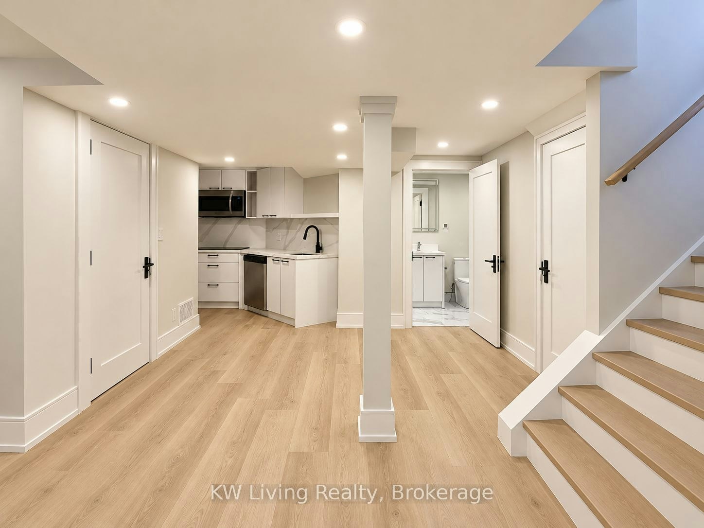 4361 Violet Road, Mississauga, ON, L5V 1J8 - 4