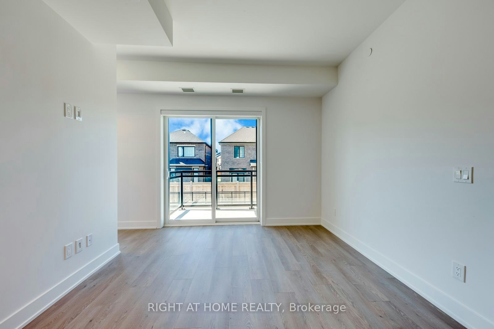 221-3008 William Cutmore Boulevard, Oakville, ON, L6H 8E7 - 9