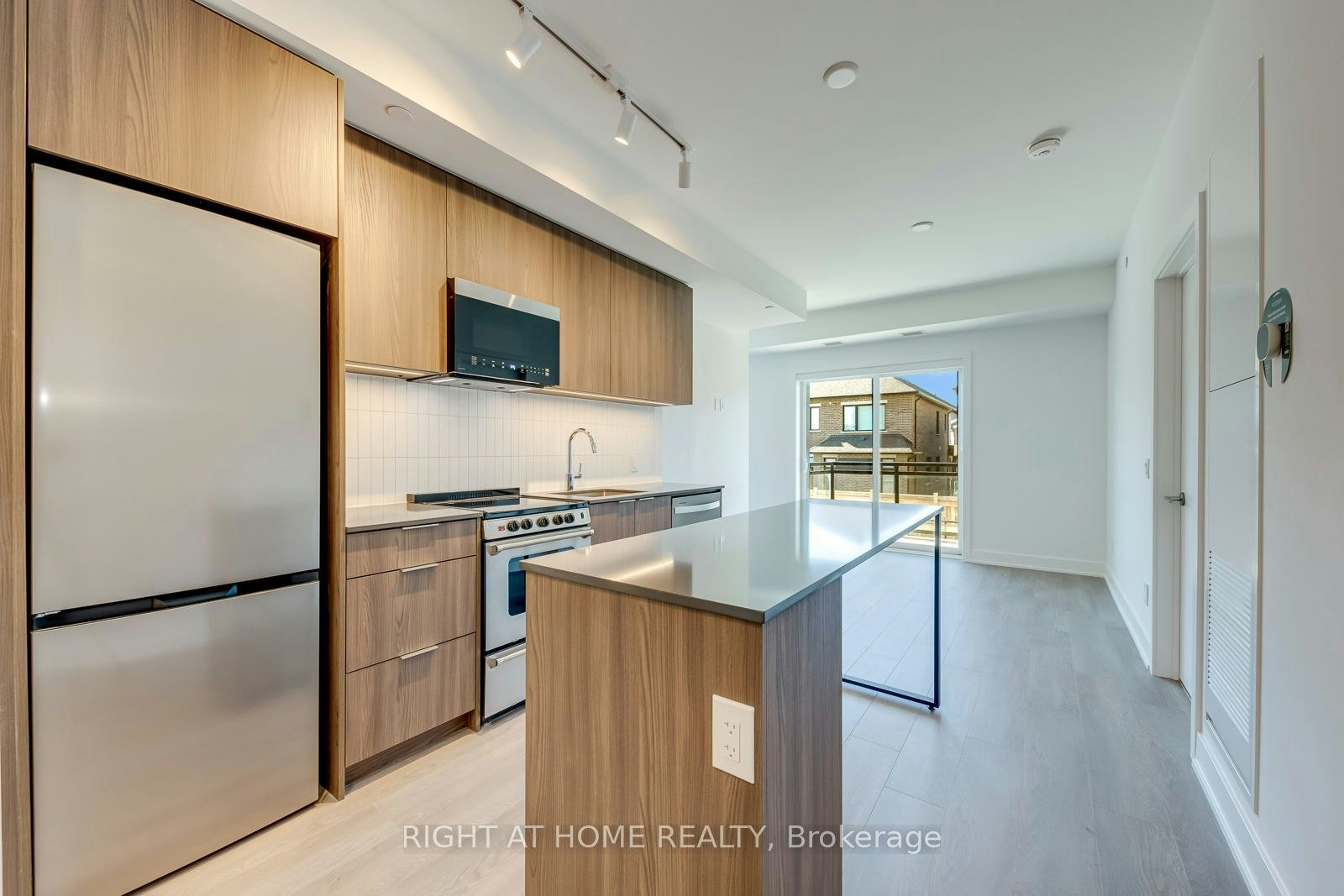 221-3008 William Cutmore Boulevard, Oakville, ON, L6H 8E7 - 6