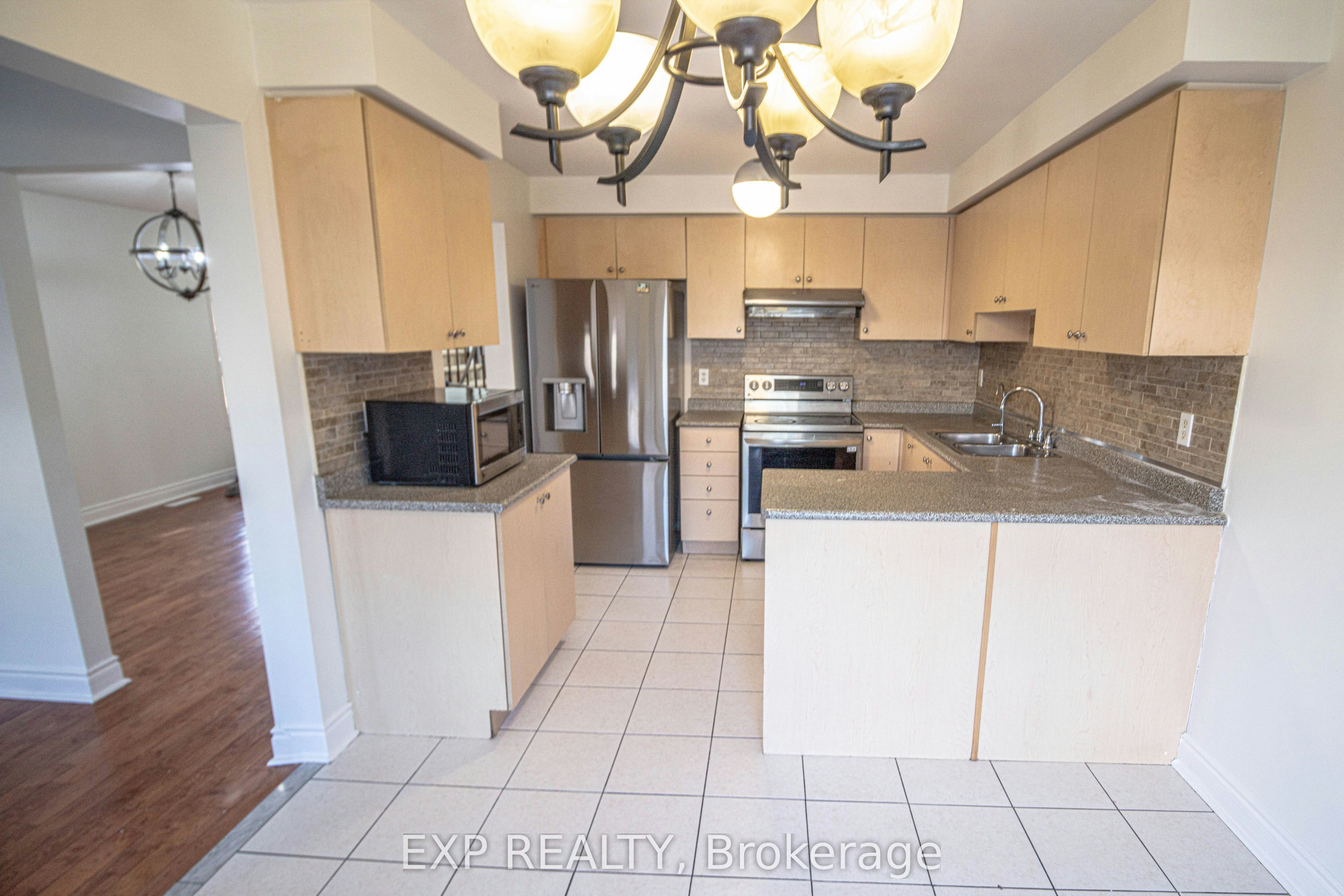 43 Luella Crescent, Brampton, ON, L7A 3H8 - 5