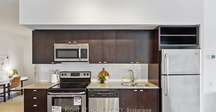 3313-105 The Queens Way, Toronto, ON, M6S 5B5 - 6