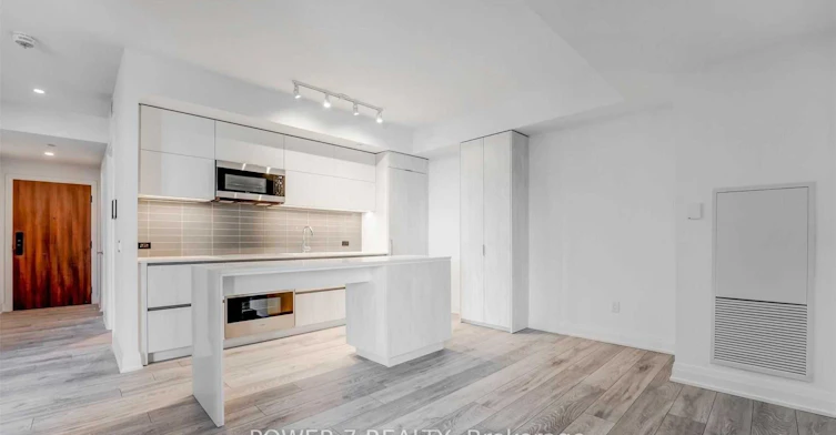 1001-21 Park Street E, Mississauga, ON, L5G 1L7 - 4