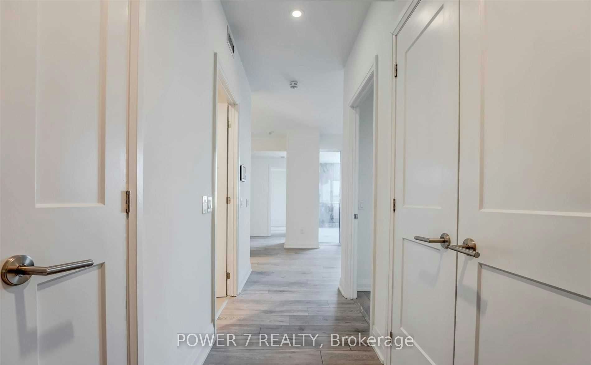 1001-21 Park Street E, Mississauga, ON, L5G 1L7 - 3