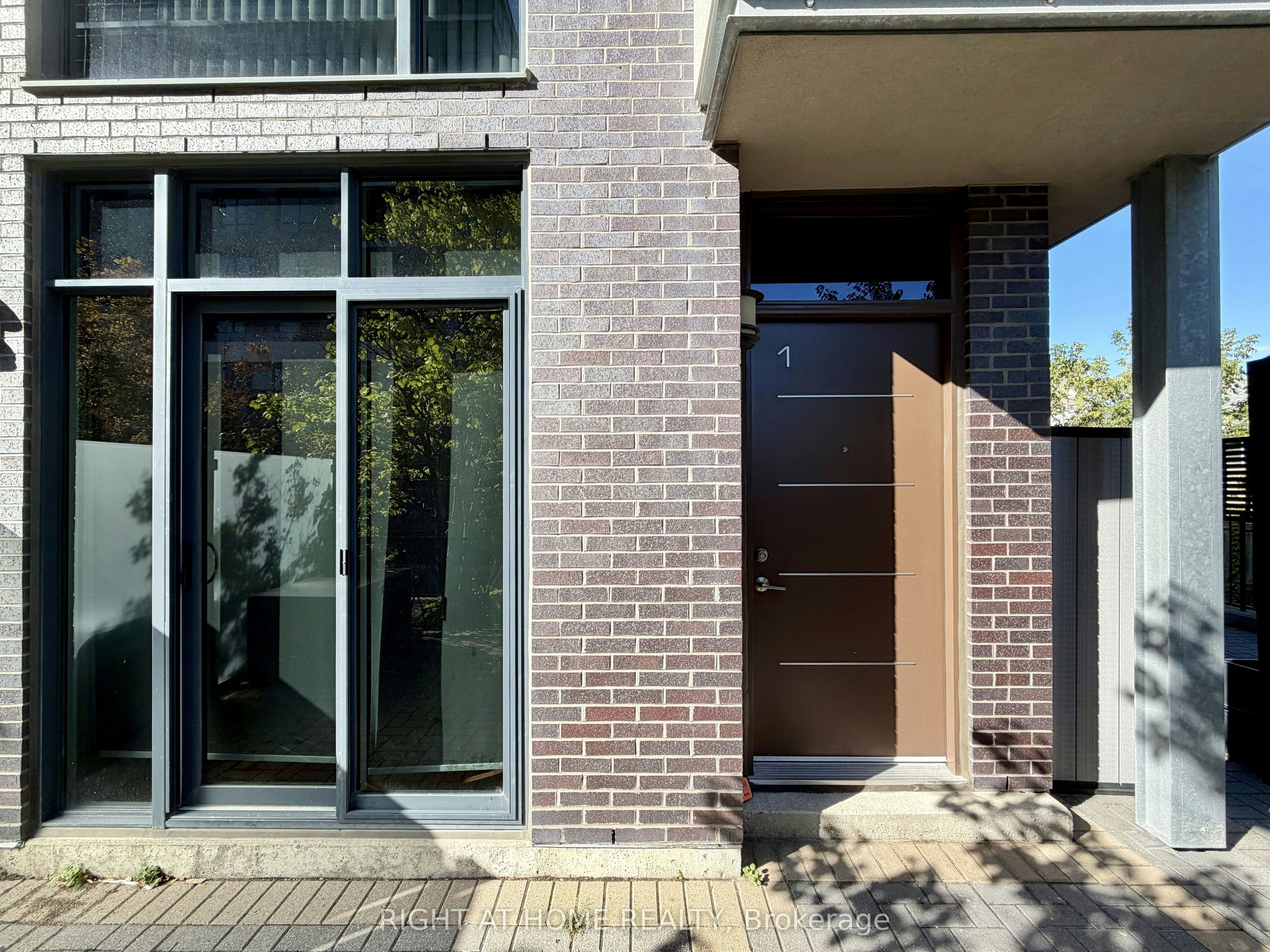 TH 1-15 Valhalla Inn Road, Toronto, ON, M9B 1S9 - 24