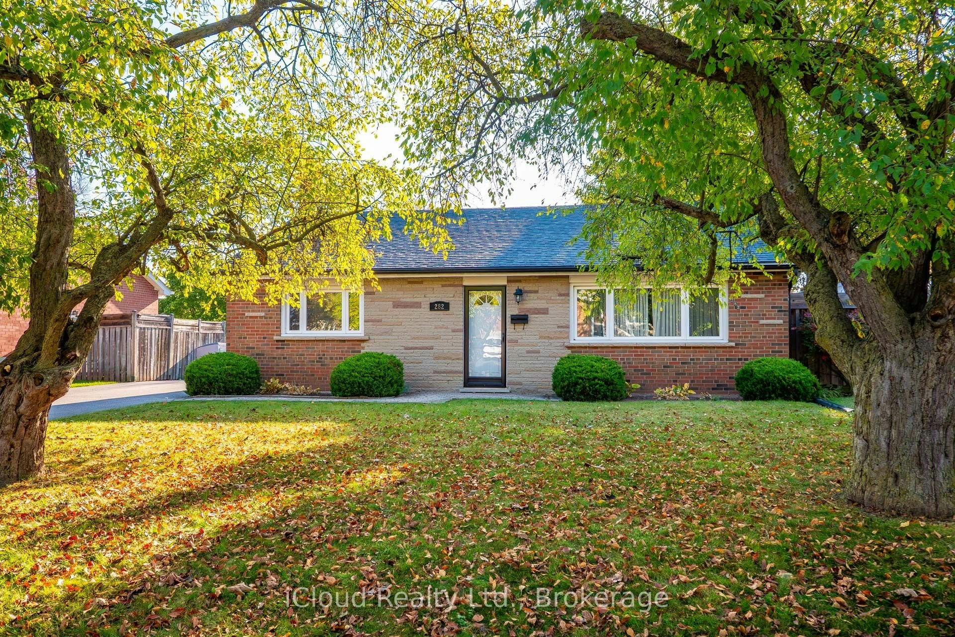 282 Kent Crescent, Burlington, ON, L7L 4T1