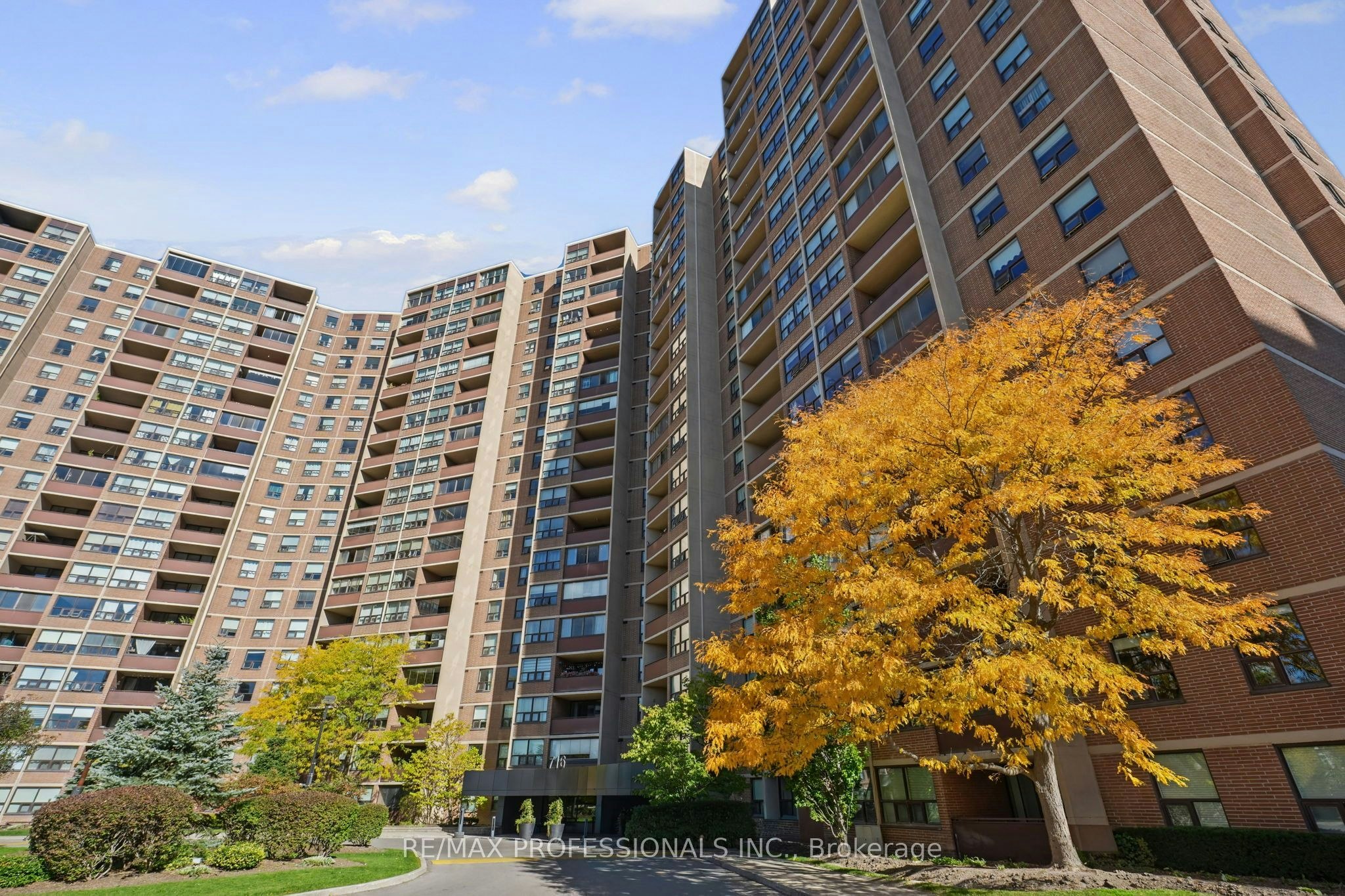 605-716 The West Mall Road, Toronto, ON, M9C 4X6