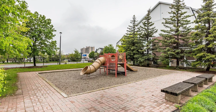 39-6830 Meadowvale Town Centre Circle, Mississauga, ON, L5N 7T5 - 39