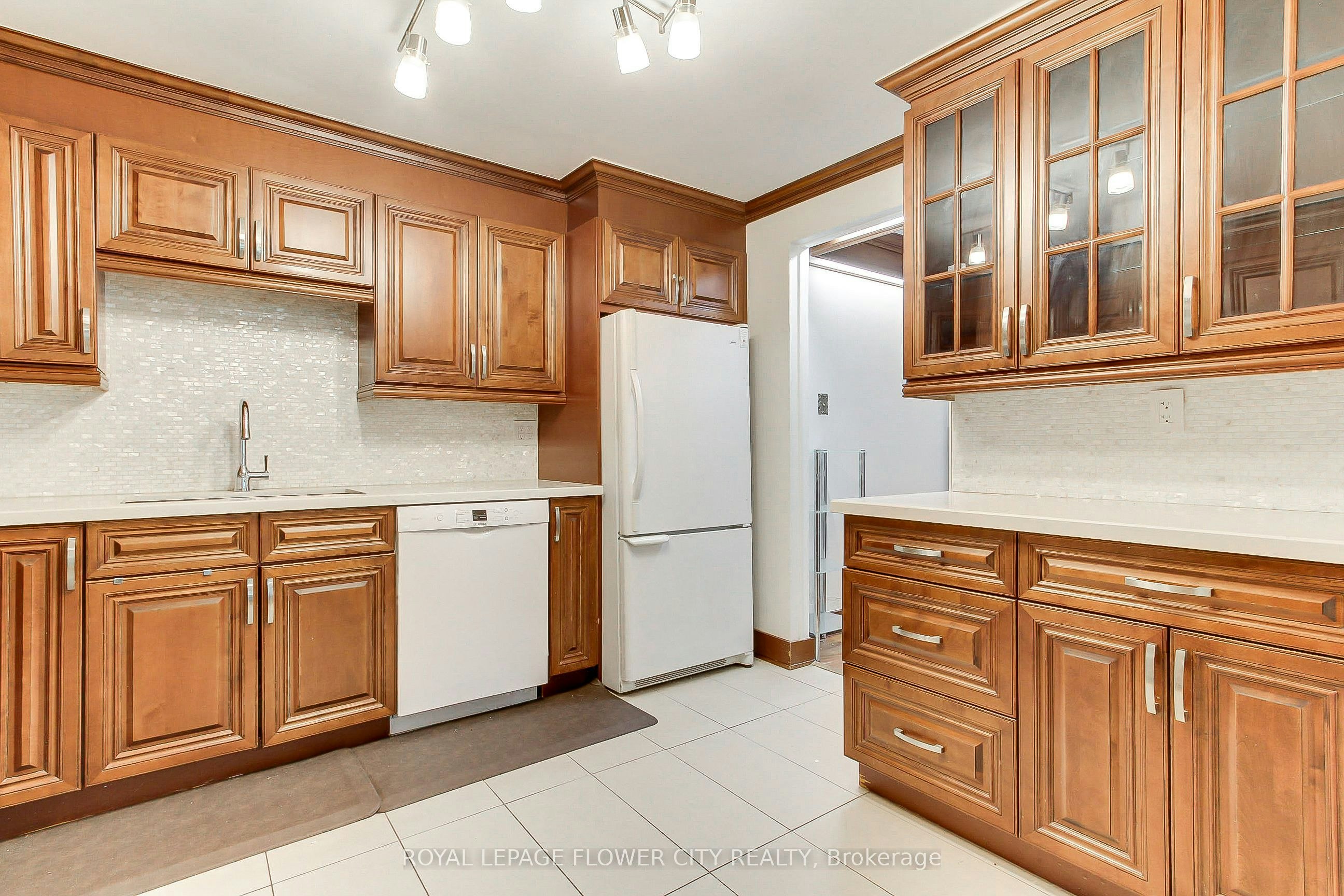 103-1400 Dixie Road, Mississauga, ON, L5E 3E1 - 10