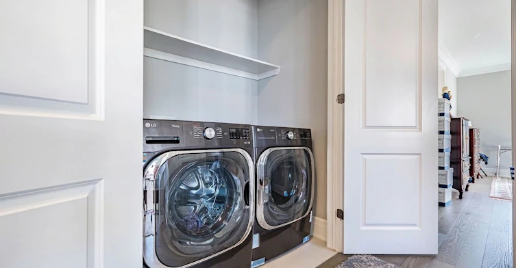 3002 Duggan Trail, Oakville, ON, L6H 7W9 - 44