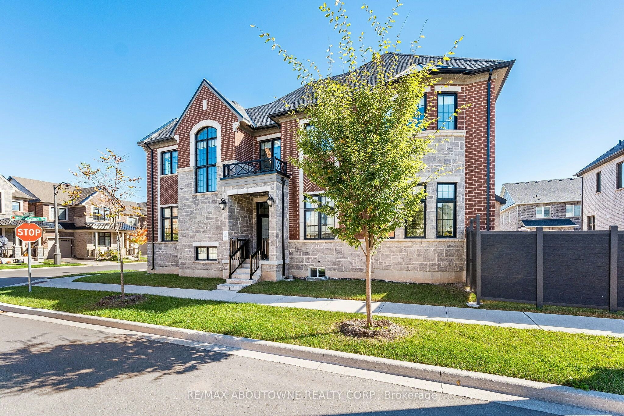 3002 Duggan Trail, Oakville, ON, L6H 7W9 - 2