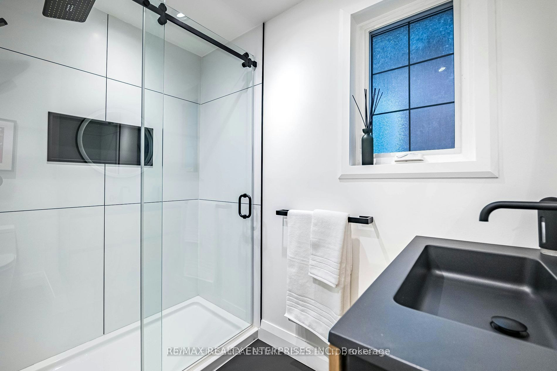 Upper Level-32 Seventh Street, Toronto, ON, M8V 3B2 - 7
