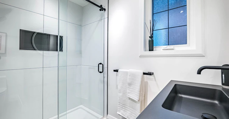 Upper Level-32 Seventh Street, Toronto, ON, M8V 3B2 - 7