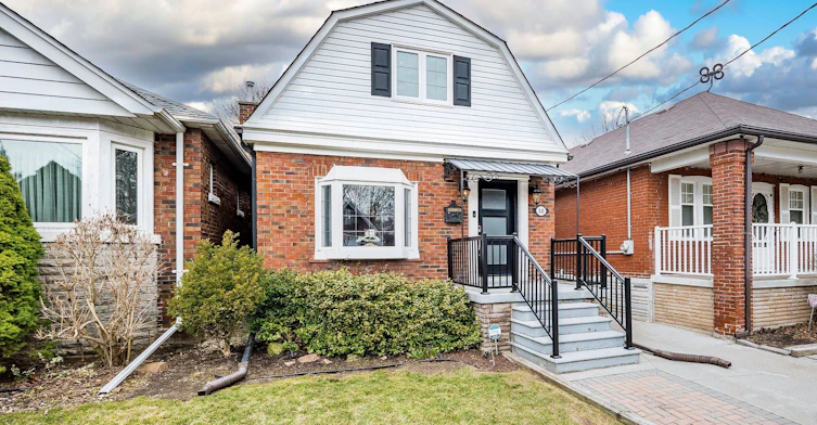 Upper Level-32 Seventh Street, Toronto, ON, M8V 3B2