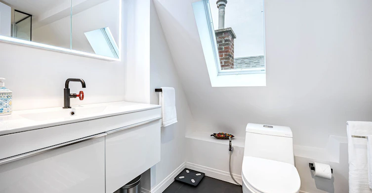 Upper Level-32 Seventh Street, Toronto, ON, M8V 3B2 - 9