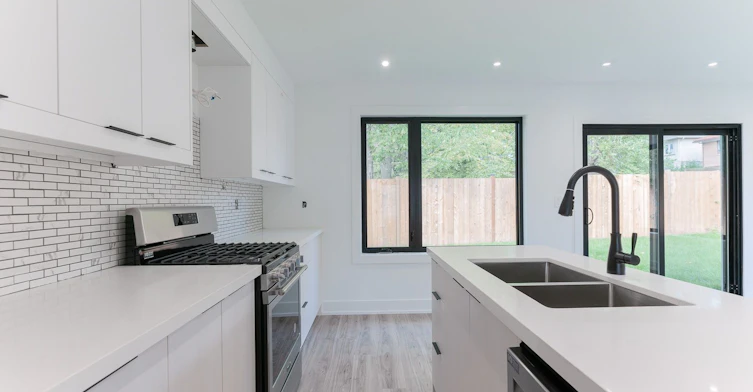 GRDNSUITE-38 Thirty Third Street, Toronto, ON, M8W 3H1 - 11
